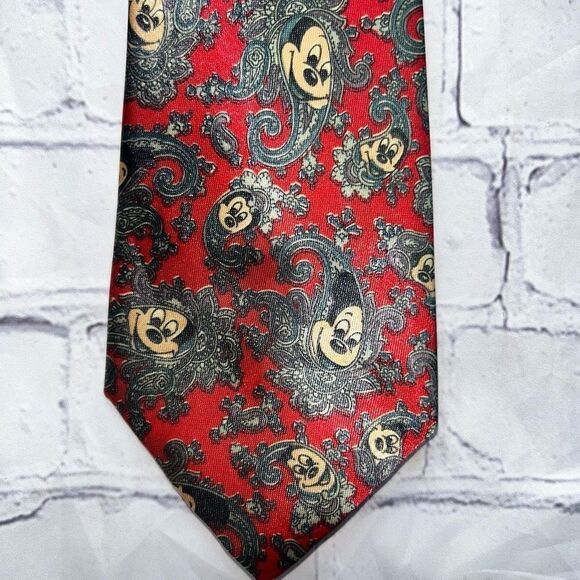 NWOT men’s full size disney mickey mouse paisley necktie - Picture 2 of 4